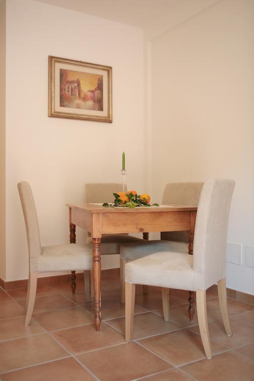 Relax In Piazzetta Casa E Appartamento Per Vacanze 트레비나노로마노 객실 사진